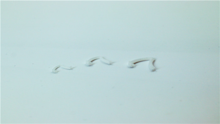 Disposable ligating clips