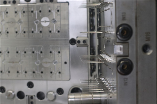 How Plastic Material Properties Influence Injection Mold Design and Manufacturing