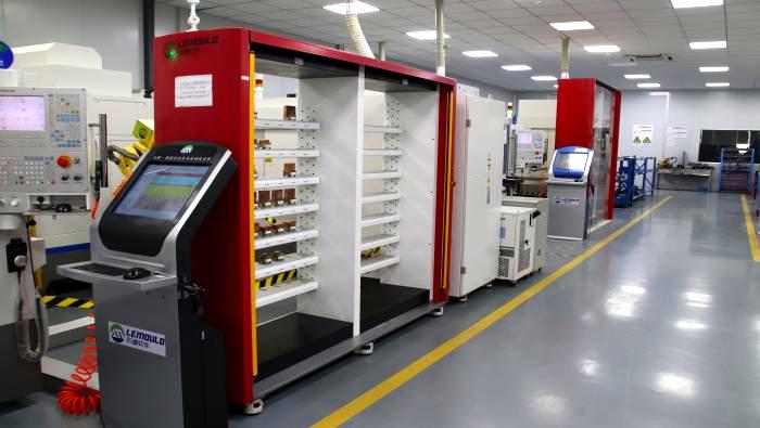 Maximizing Mold Lifespan: How Our Material Selection and Heat Treatment Prevent Premature Failure