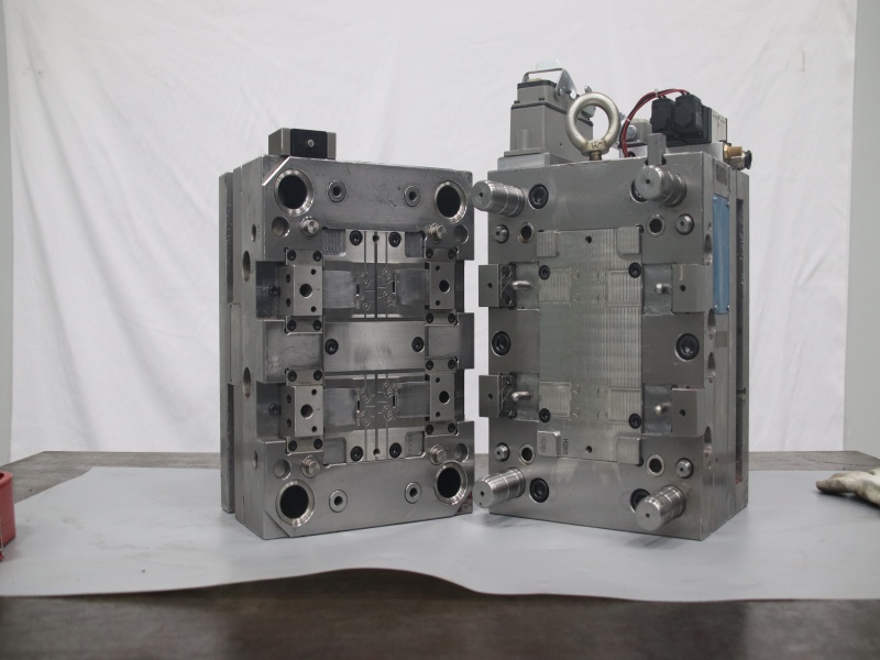 Key Considerations for PEEK Injection Molds