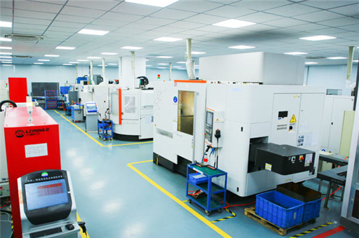 Precision Injection Molding: The Unseen Force Driving the Automotive Industry Forward